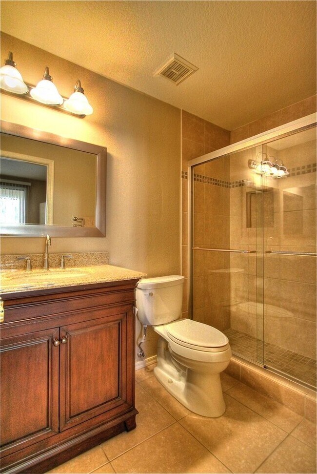 Building Photo - Two bedroom condo