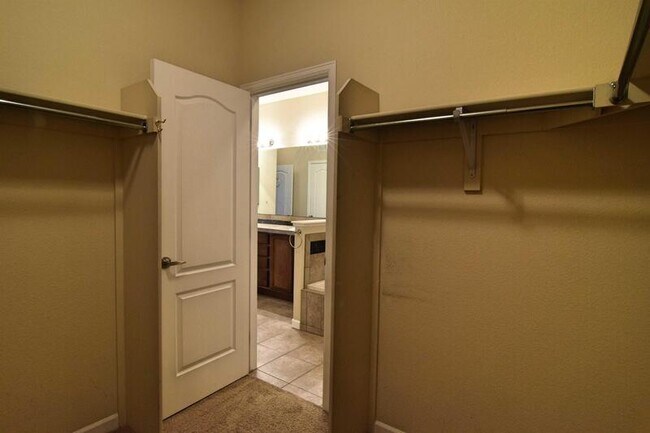 Building Photo - 6242 Kilmer Loop
