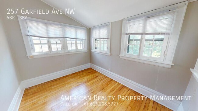 Building Photo - 257 Garfield Ave NW