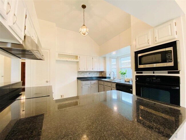 Building Photo - 3727 Bartons Ln