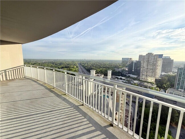 Building Photo - 3338 Peachtree Rd NE