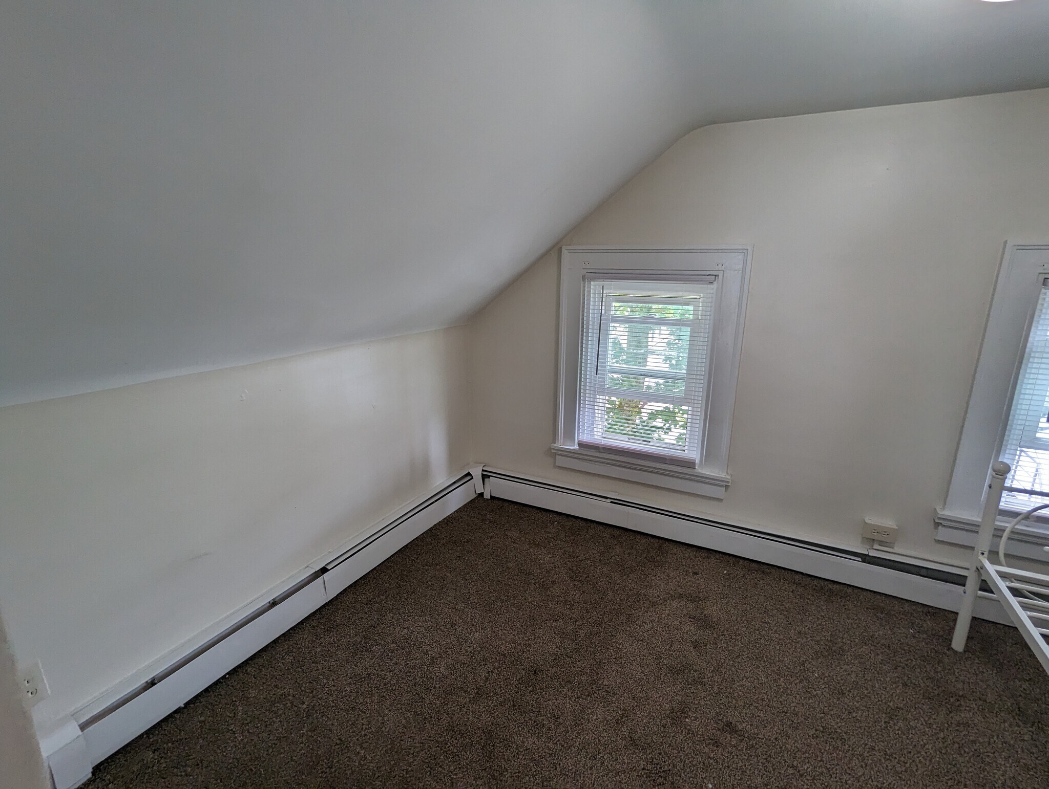 Building Photo - 608 Elmwood Ave