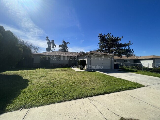 Building Photo - 1836 Cheyenne Dr