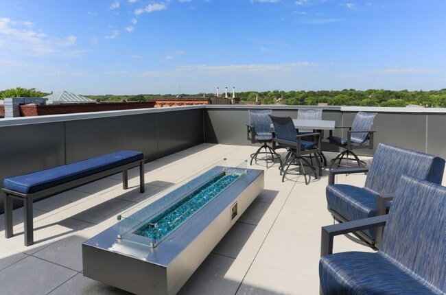 Roof top Patio - 111 Vine Apartments