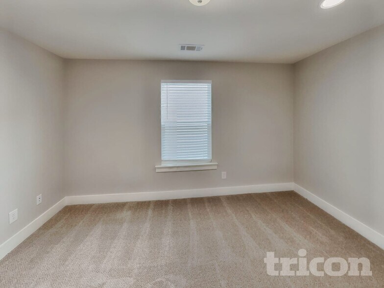Building Photo - 1326 Sula Dr