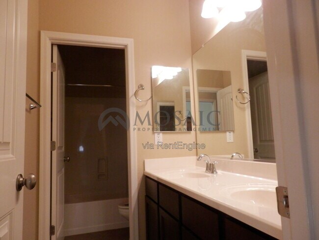 Building Photo - 1463 E Prescott Pl