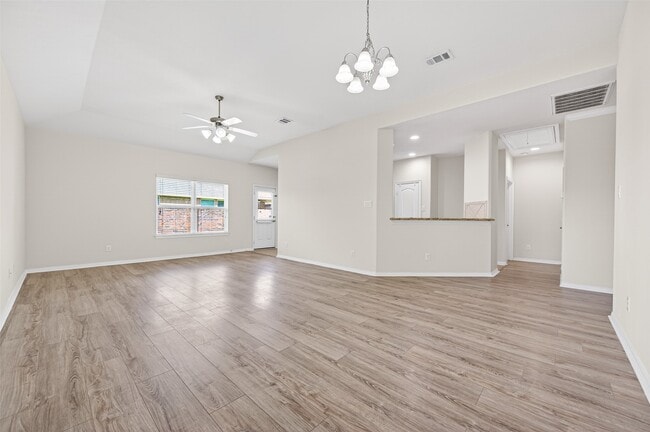 Building Photo - 24634 Lakecrest Creek Dr