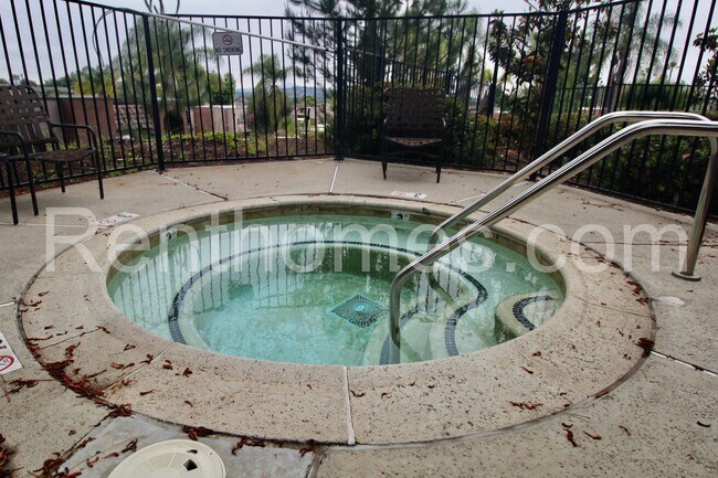Building Photo - Escondido, 1463-E N Broadway, Wood Floors,...