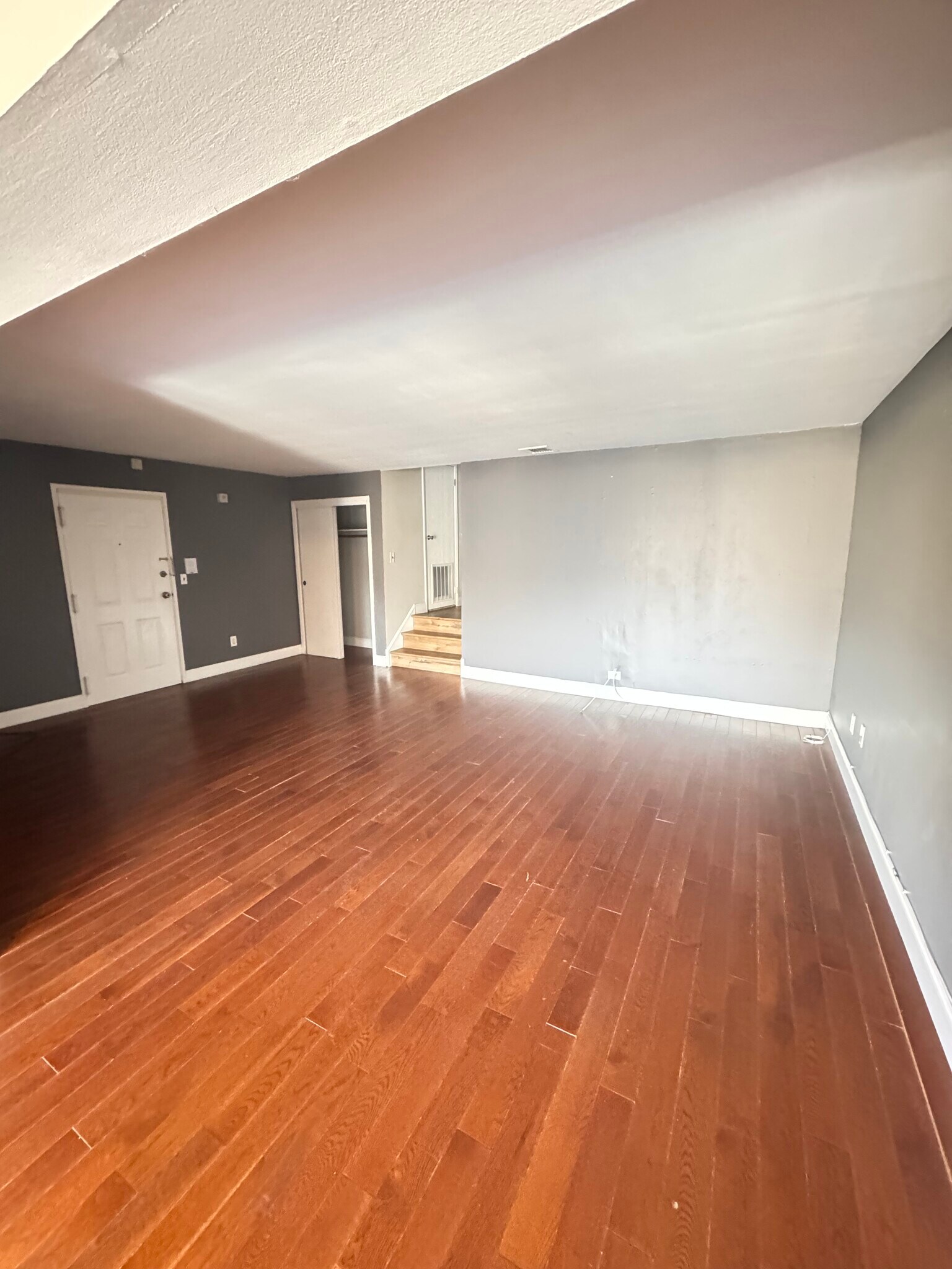 Building Photo - 6409 Granton Ave