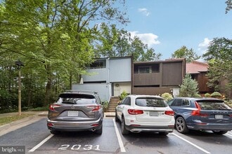 Building Photo - 2031 Approach Ln