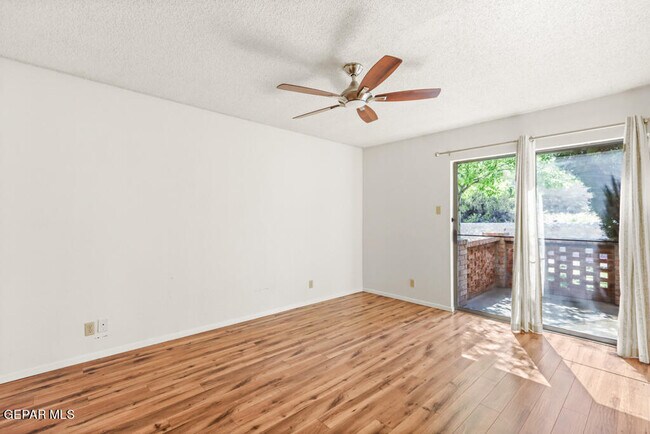Building Photo - 7465 Stoney Hill Dr