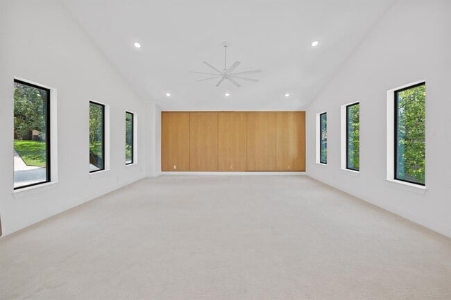 Building Photo - 7518 Stonecliff Dr