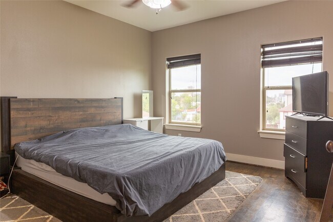 Building Photo - 2903 Blodgett St