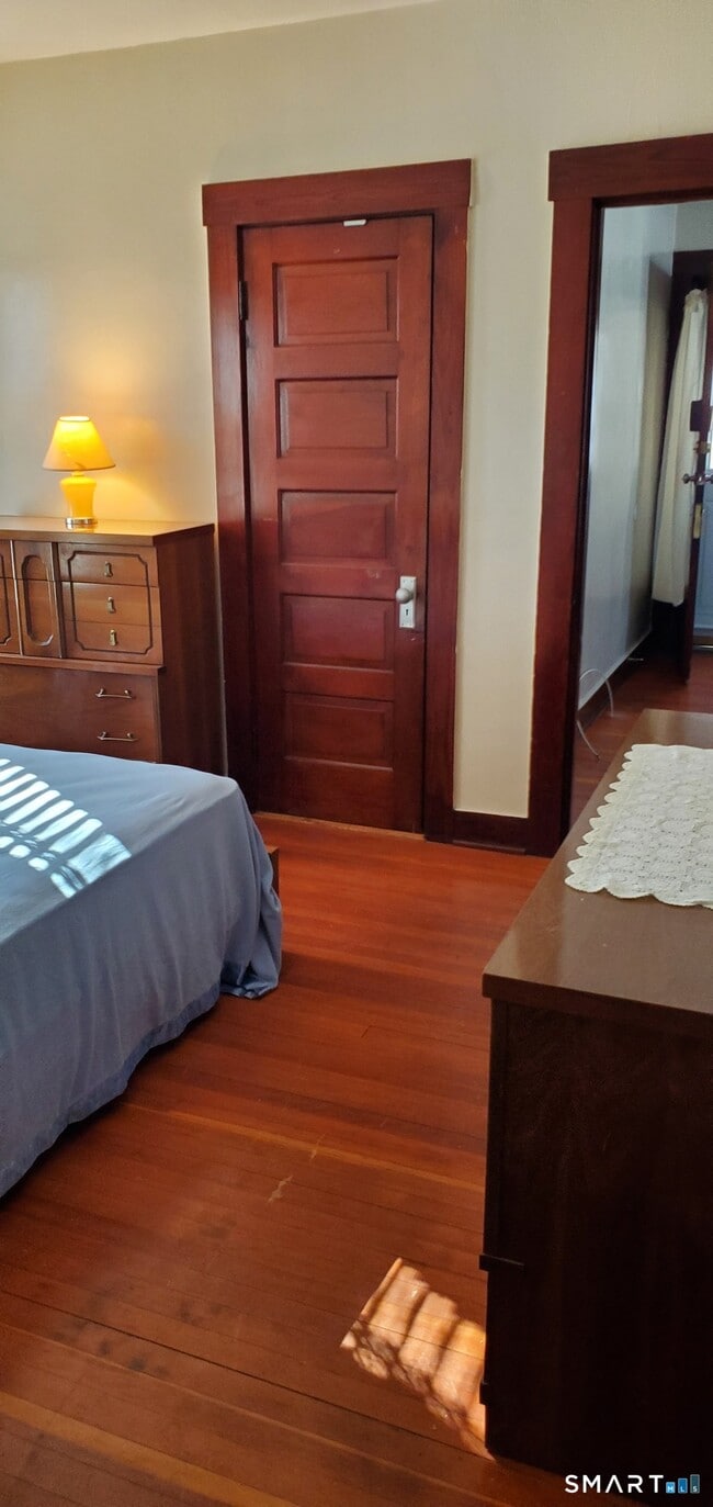 Building Photo - 79 Heminway Park Rd