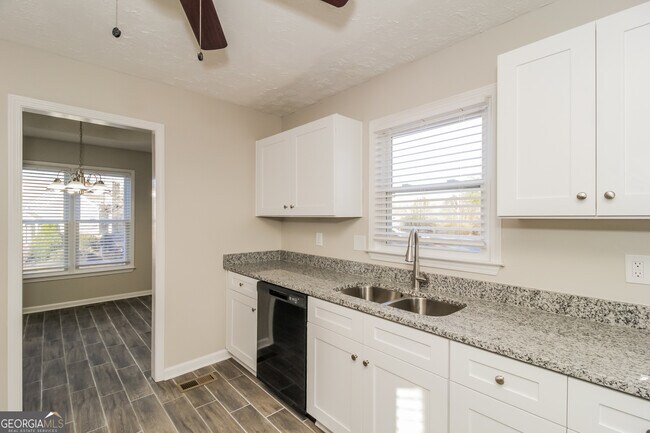Building Photo - 4810 Country Cove Way
