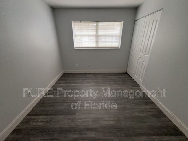 Building Photo - 454 Fairways Cir