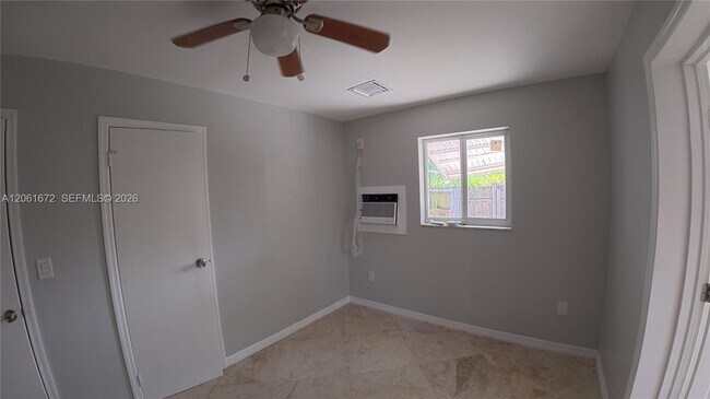 Building Photo - 5400 SW 36th St