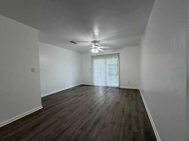 Building Photo - 6207 SW 11th Pl
