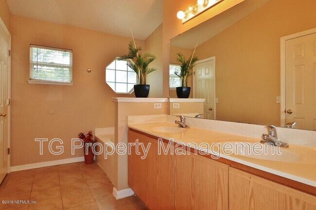 Building Photo - 11034 Englenook Dr