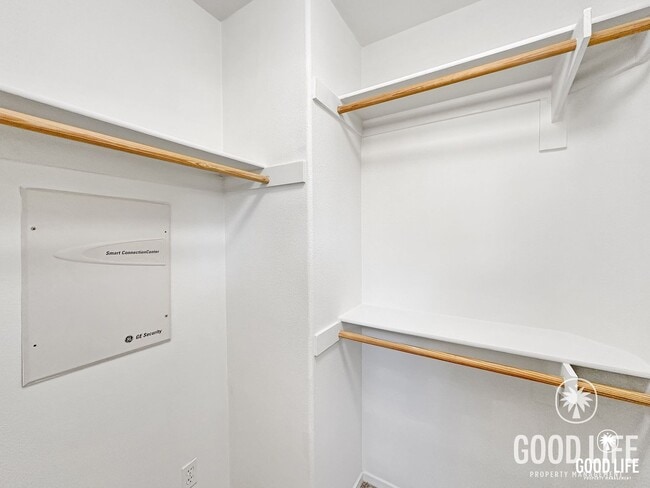 Building Photo - Great 2B/2.5BA Townhouse Available in Santee with Attached Garage & Onsite Pool, Spa, and Playgro...