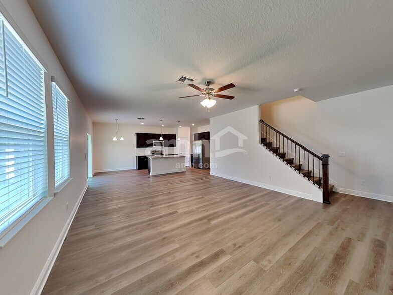 Building Photo - 1054 Heavenly Dr