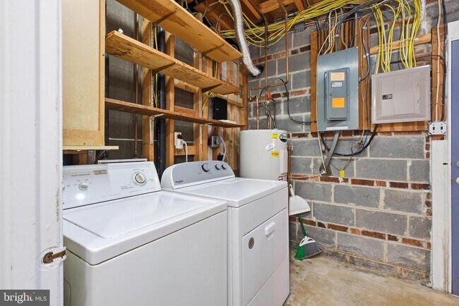 Building Photo - 3343 Slade Run Dr