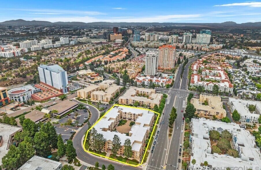 Building Photo - 8889 Caminito Plaza Centro
