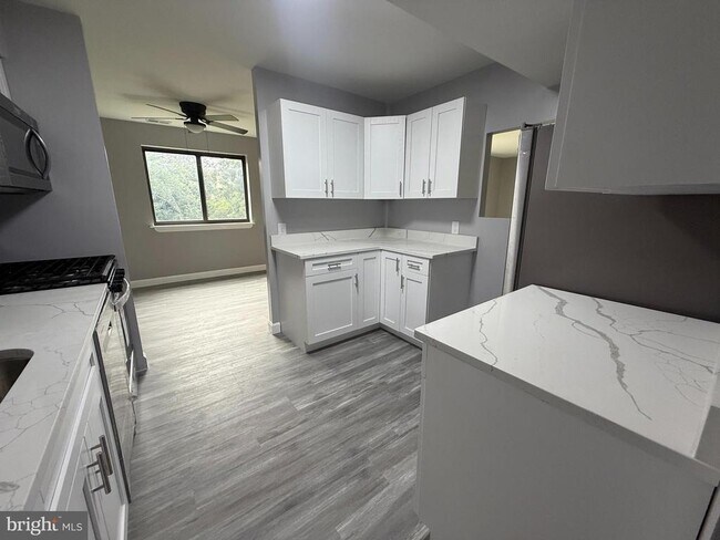 Building Photo - 6029-4 Majors Ln