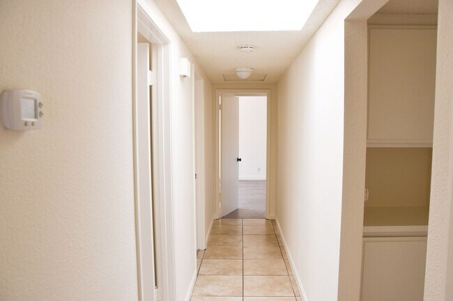 Building Photo - Cypress (125-127) South