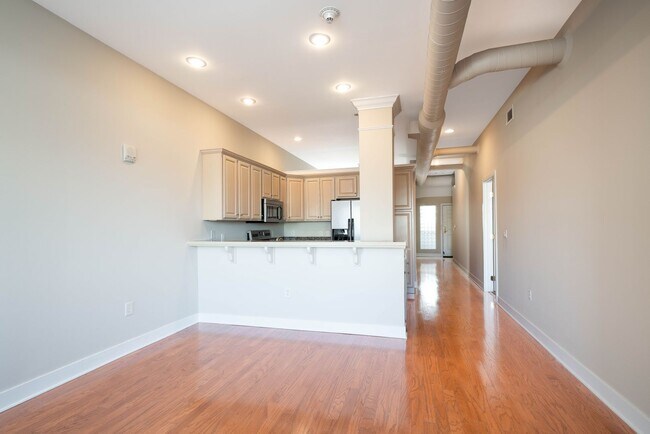 Building Photo - Enjoy The View