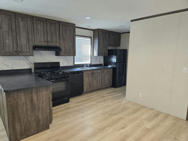 Building Photo - 165 Skyline Dr