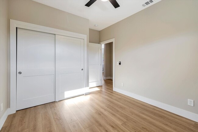 Building Photo - NEWER 2 BED, 1 BATH HOME WITH HUGE YARD AND ENCLOSED DRIVEWAY