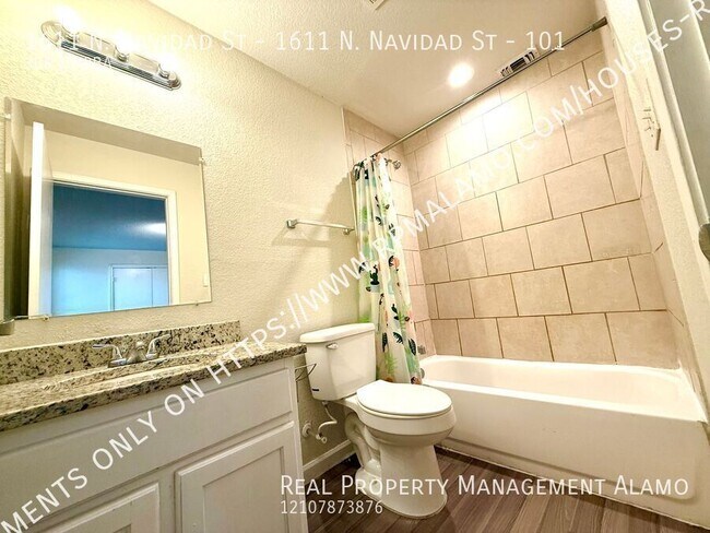Building Photo - 1611 N Navidad St