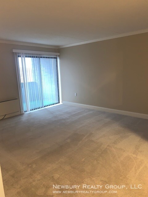 Building Photo - 530 N Main St