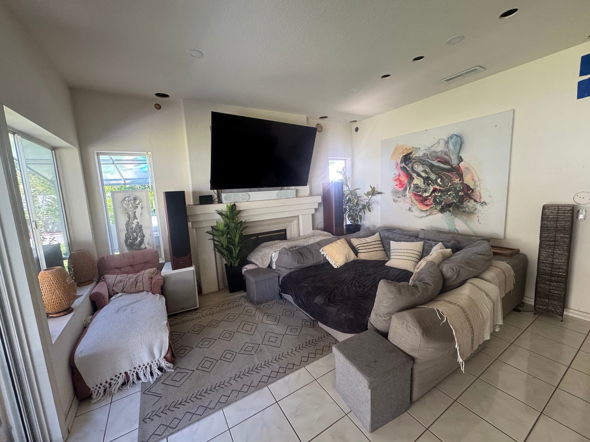 Building Photo - 670 Alagria Pl