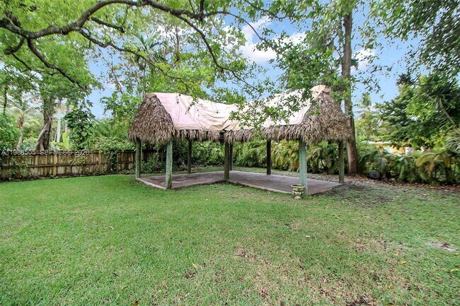 Building Photo - 6900 SW 104th St