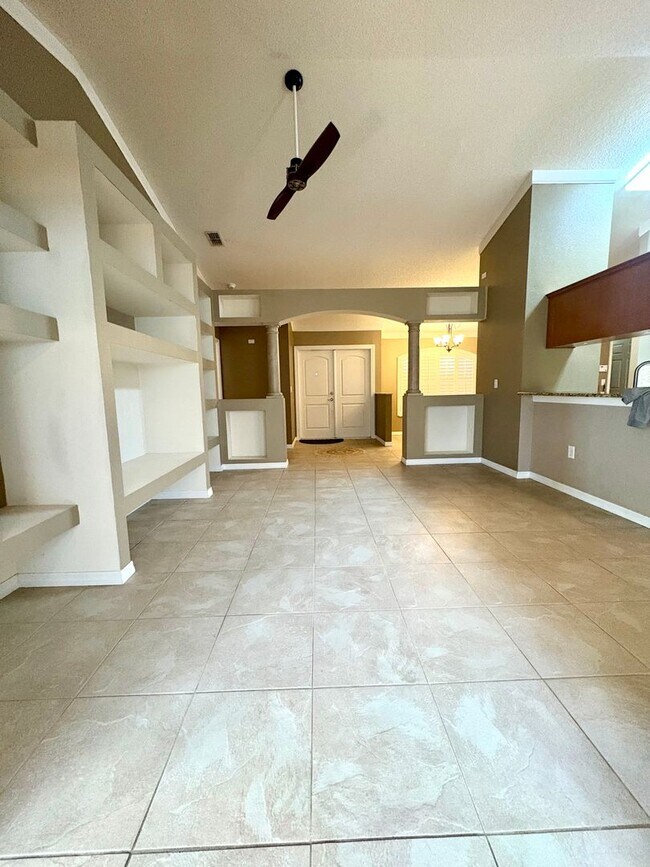 Building Photo - Beautiful 3Bed/2Bath with 2-Car Garage on a Cul-de-Sac