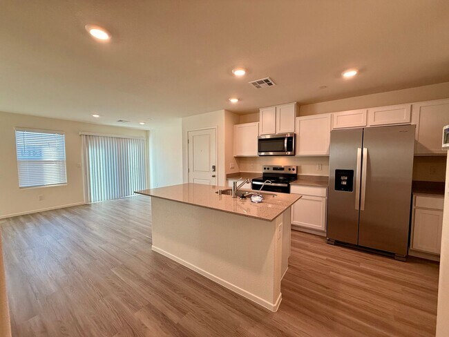 Building Photo - New Townhome for Rent in the Highly Desirable Southwest Area!