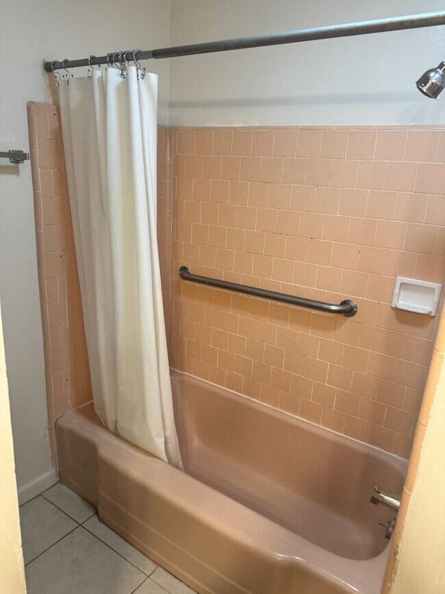 Building Photo - Single Family Home