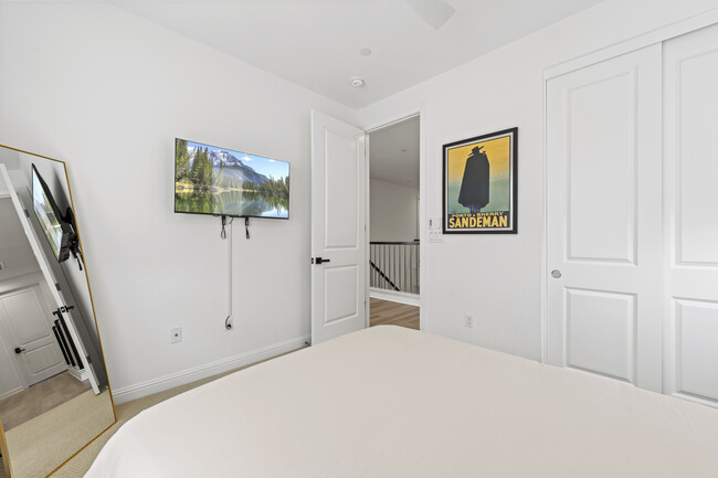 Building Photo - 20847 Acorn Cir