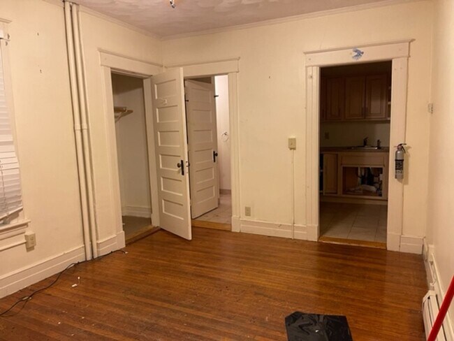 Building Photo - 31 Orchard St