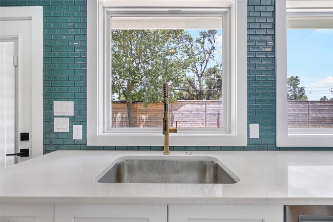 Building Photo - 8416 Montridge Dr