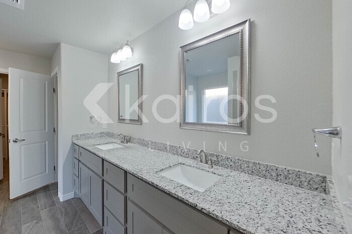 Building Photo - 2803 Bismarck Ave