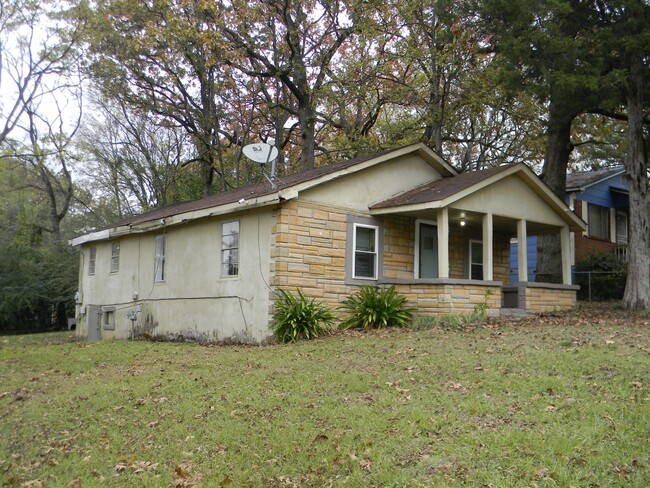 Building Photo - 3432 Willard Ave SW