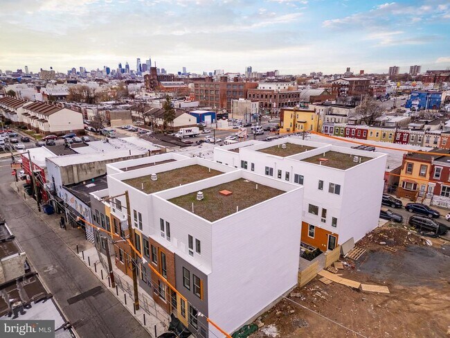 Building Photo - 2721 N Howard St