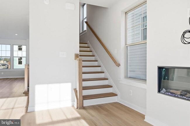 Building Photo - 1011 Venifena Terrace SE