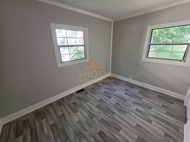 Building Photo - 2 BR