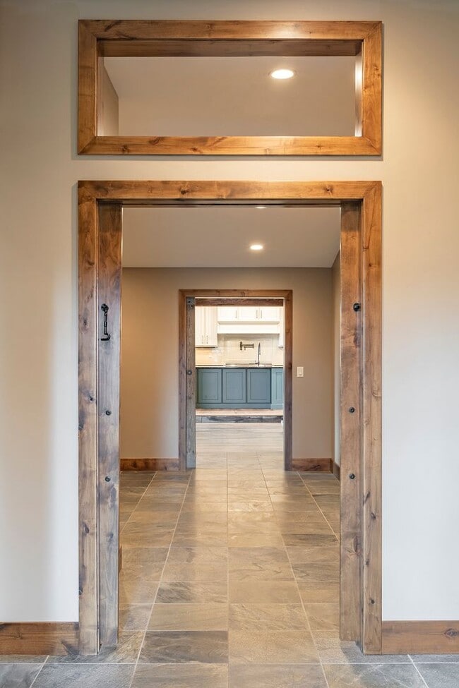 Building Photo - Ranch home in Kamas