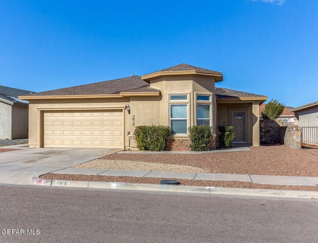 Building Photo - 5819 Redstone Rim Dr