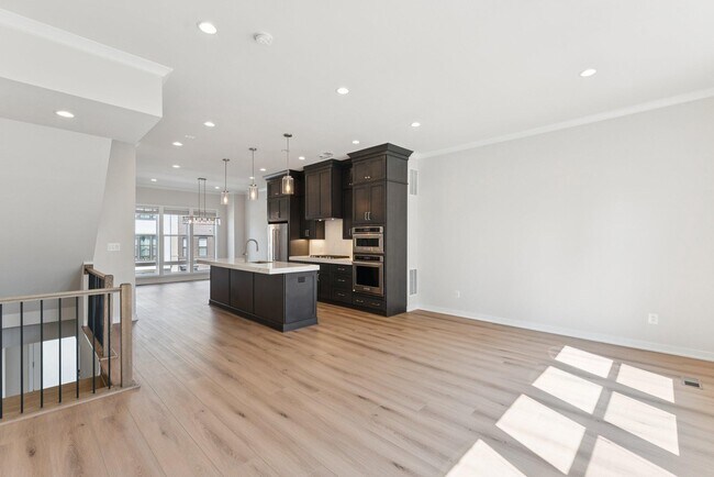Building Photo - 4689 Charger Pl